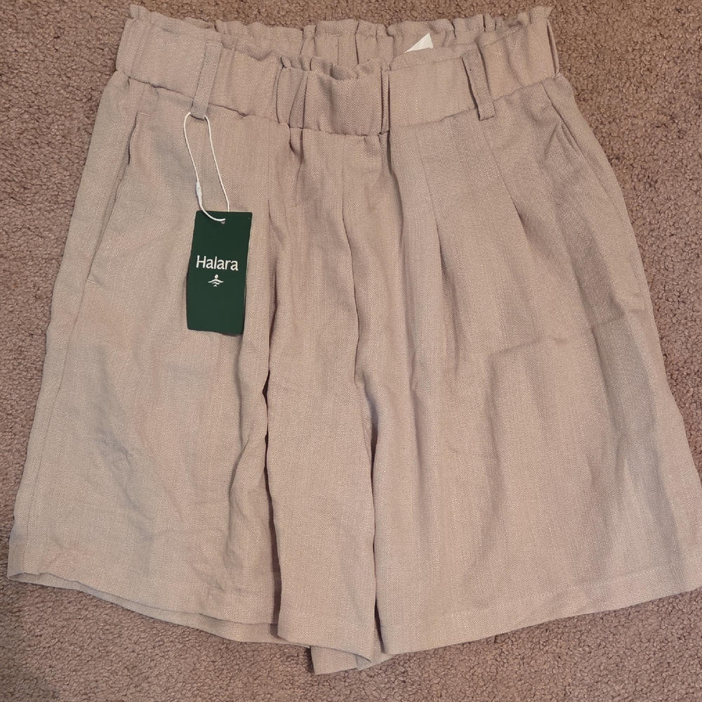 *NWT* HALARA Women's High Waist Beige Linen Shorts
